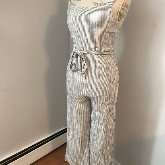 American Eagle Outfitters Dresses & Skirts - American Eagle jumper